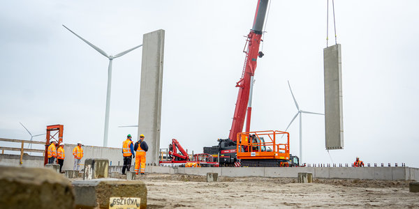Bouw transformatorstation Avermieden